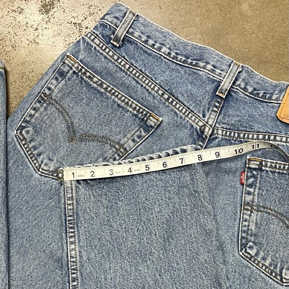 VTG Levis 550 Relaxed Fit Baggy Light Wash Denim Jeans 90s 00s - Picture 8 of 9
